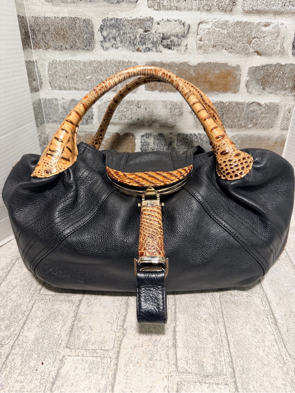 Fendi Crocodile-Trim Spy Bag - Black
Handle Bags, Handbag black